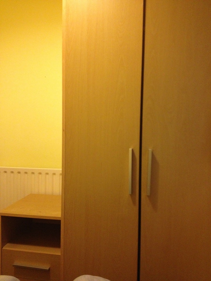 Room Mansell Road in Greater London