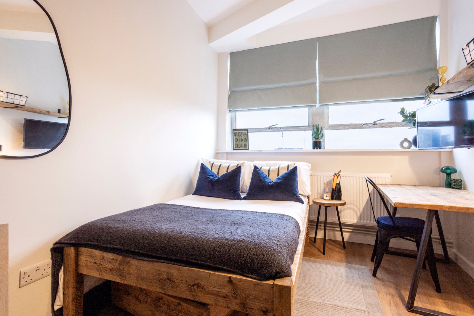 Room Tudor Road in Greater London