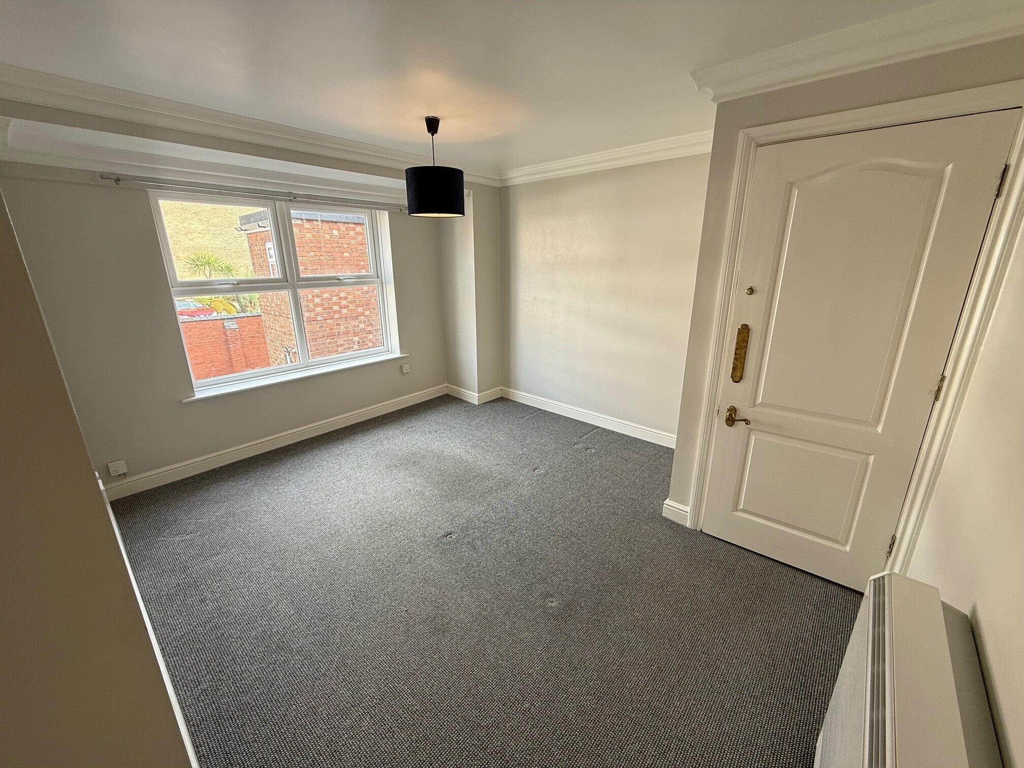 Flat Mapperley Road in Nottingham