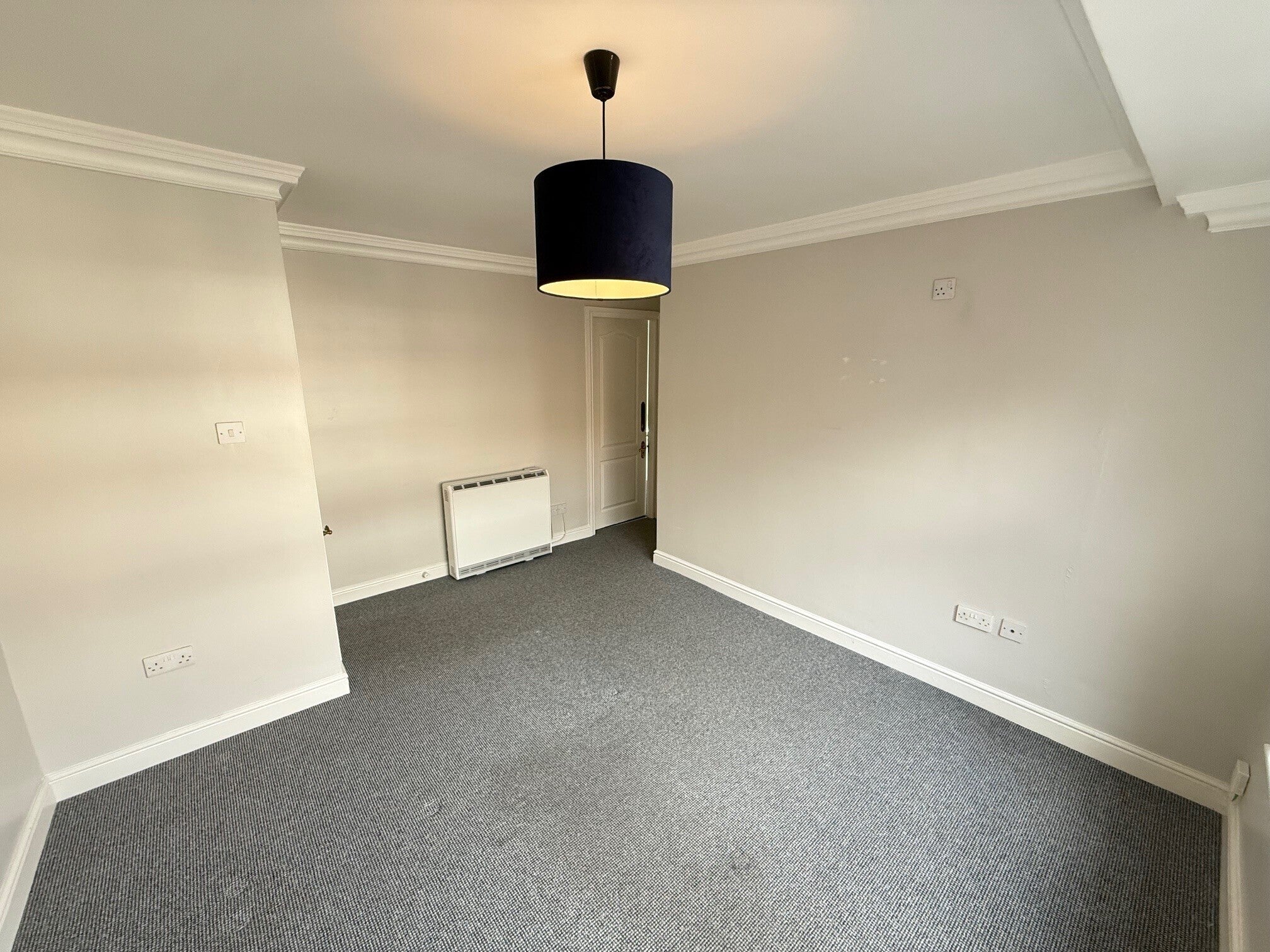Flat Mapperley Road in Nottingham