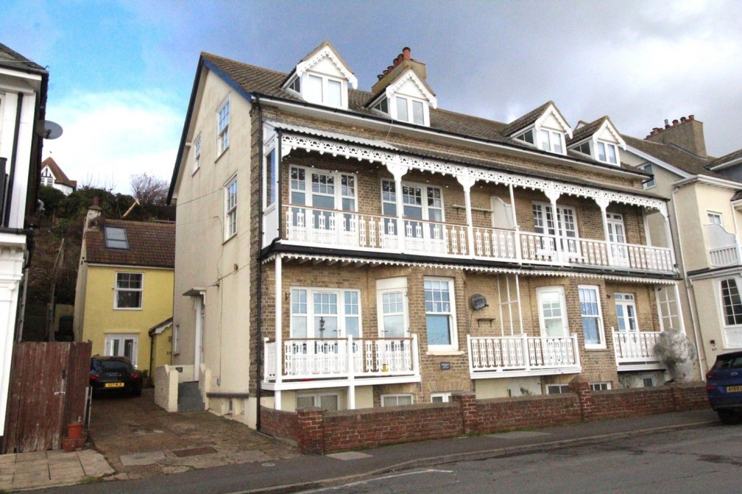 Flat Undercliff Road West in Felixstowe