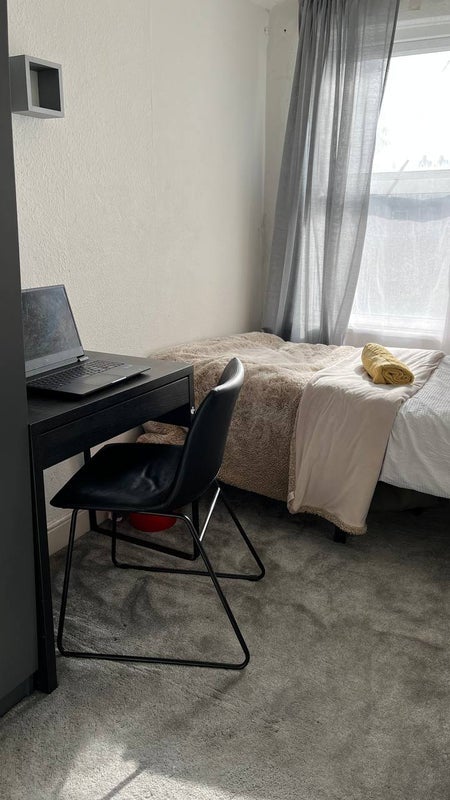 Room Milner Road in Birmingham