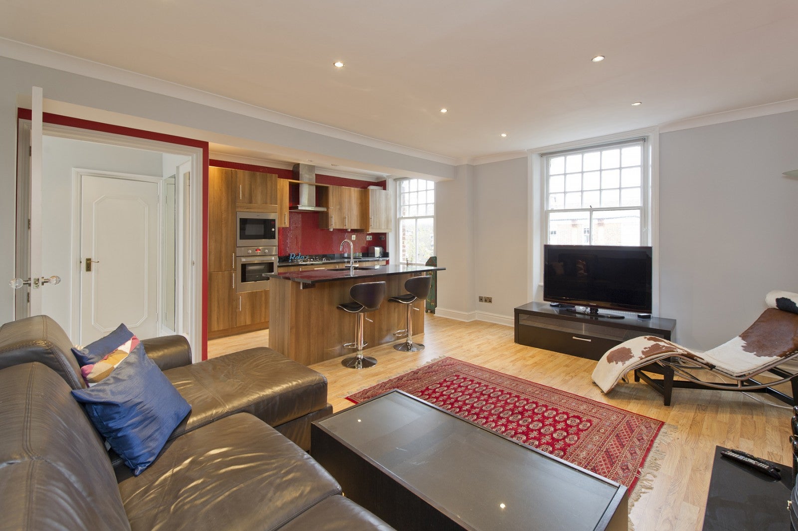 Flat Oxford Gardens in Greater London