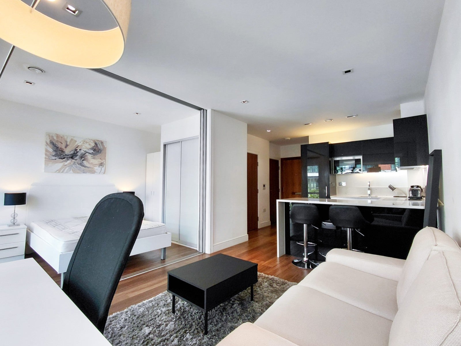 Flat Longfield Avenue in Greater London