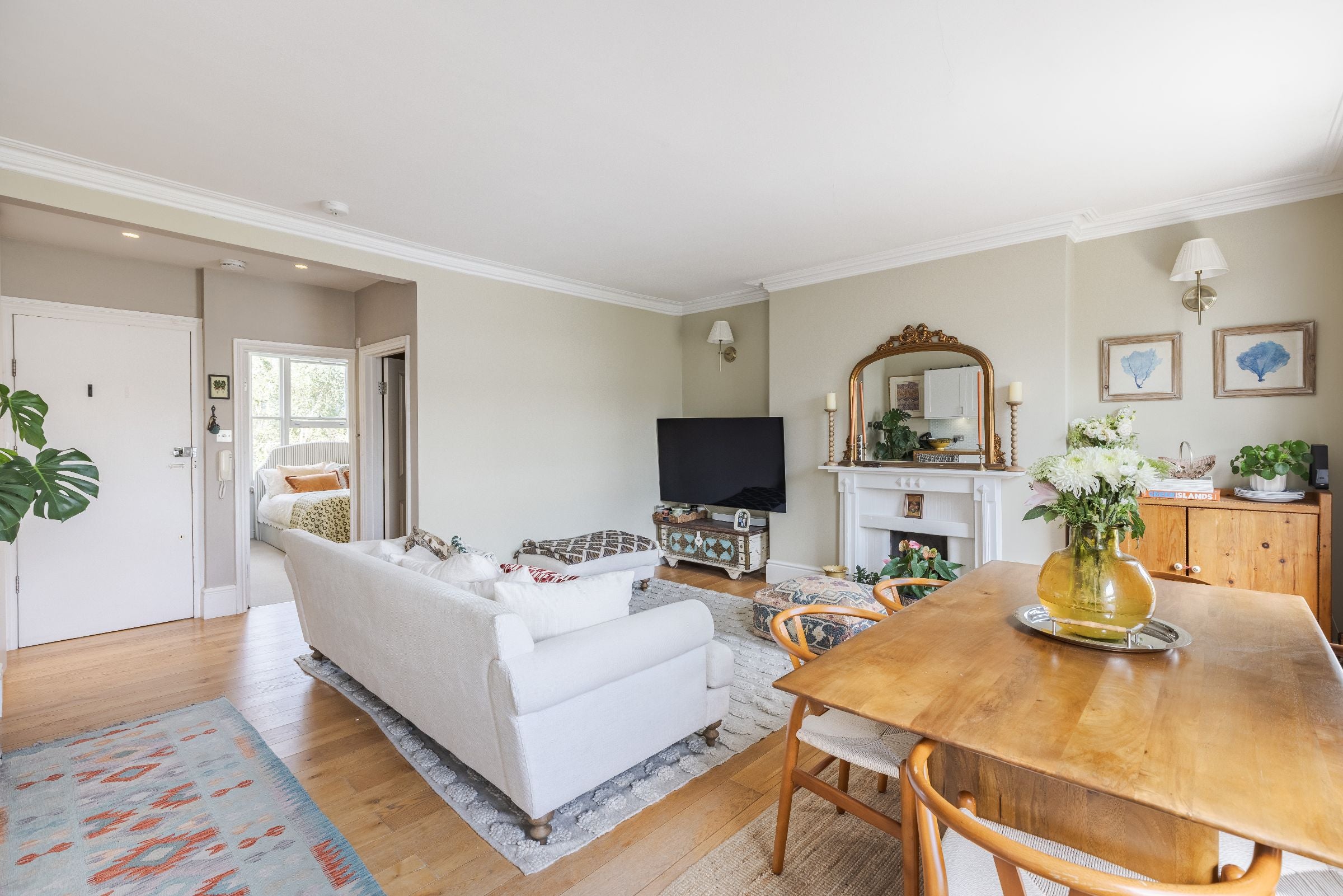 Flat Blenheim Crescent in Greater London
