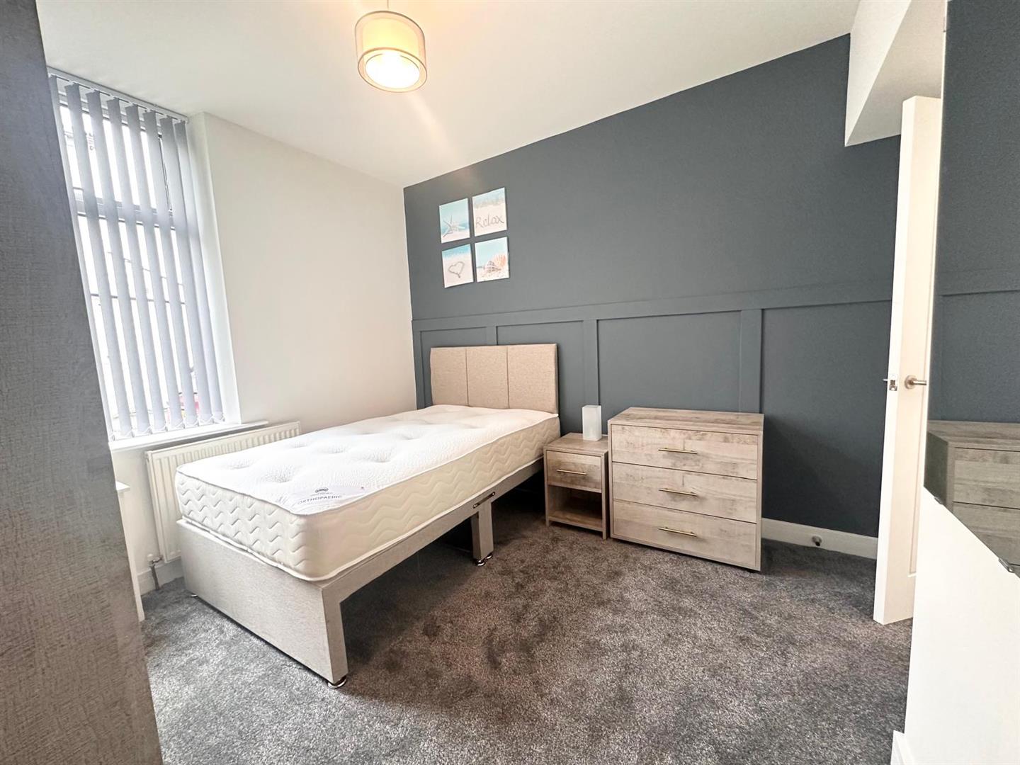 Room Towneley Street in Burnley