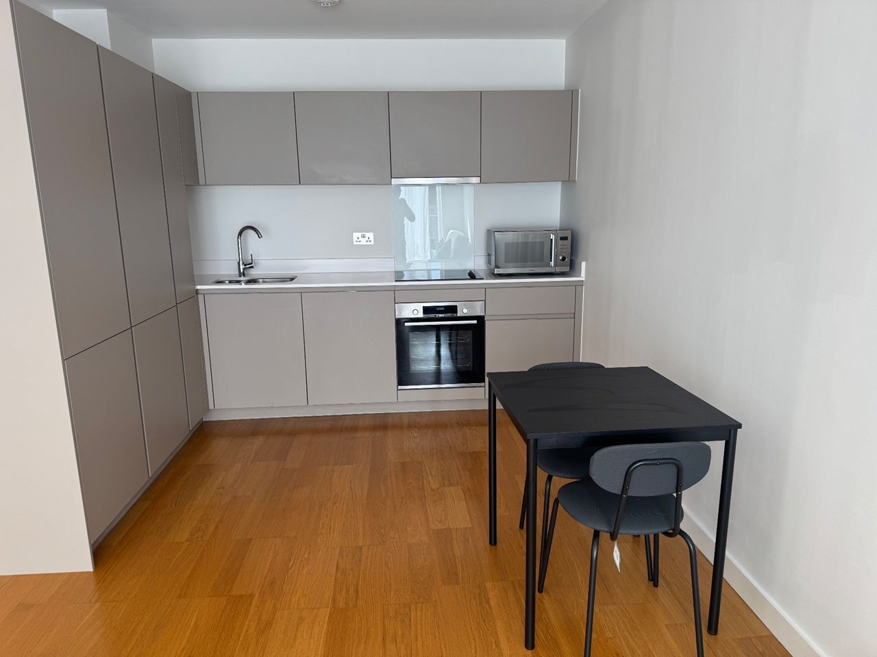 Flat Samara Drive in Greater London