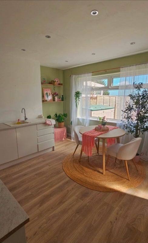 Room Bennett Place in Newcastle-under-Lyme