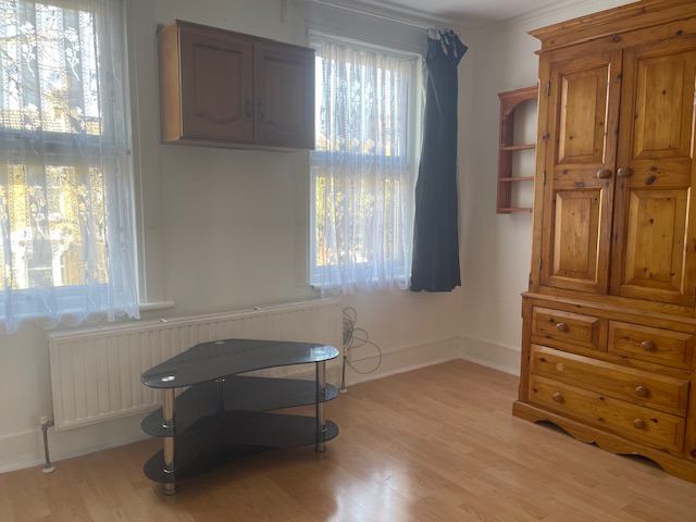House Thorpe Road in Greater London