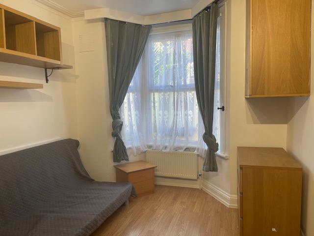 House Thorpe Road in Greater London