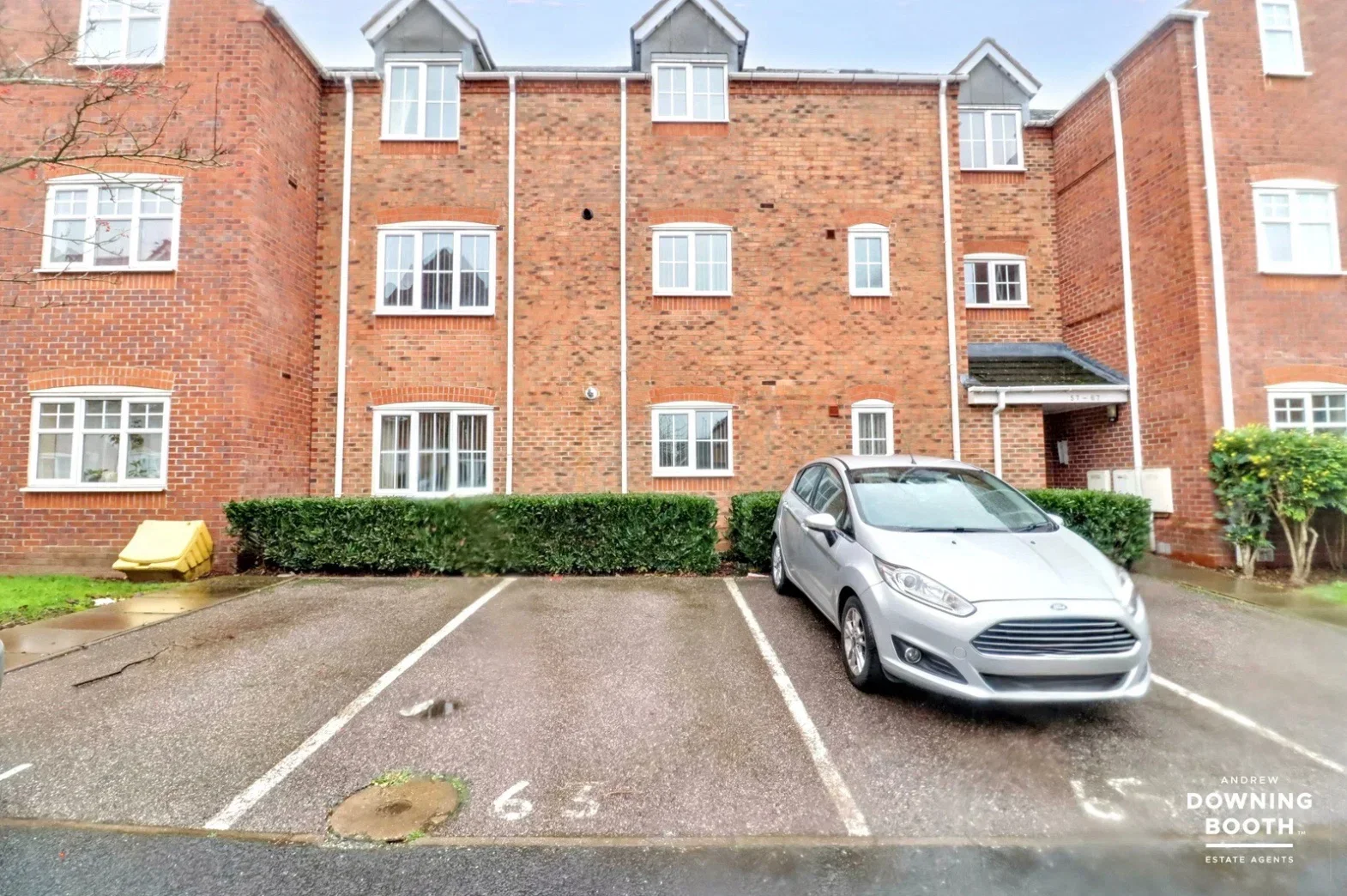 Flat Mulberry Drive in Lichfield
