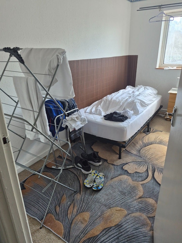 Room Paddockhurst Road in Crawley