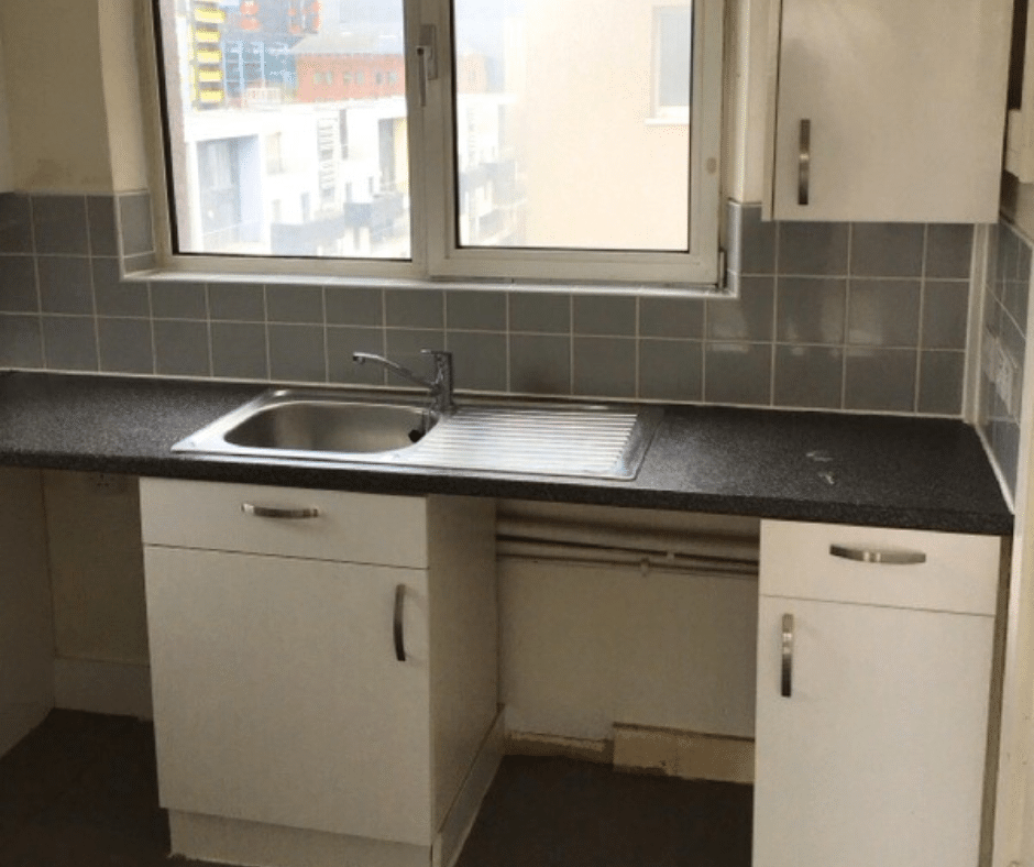 Room Tiller Road in Greater London