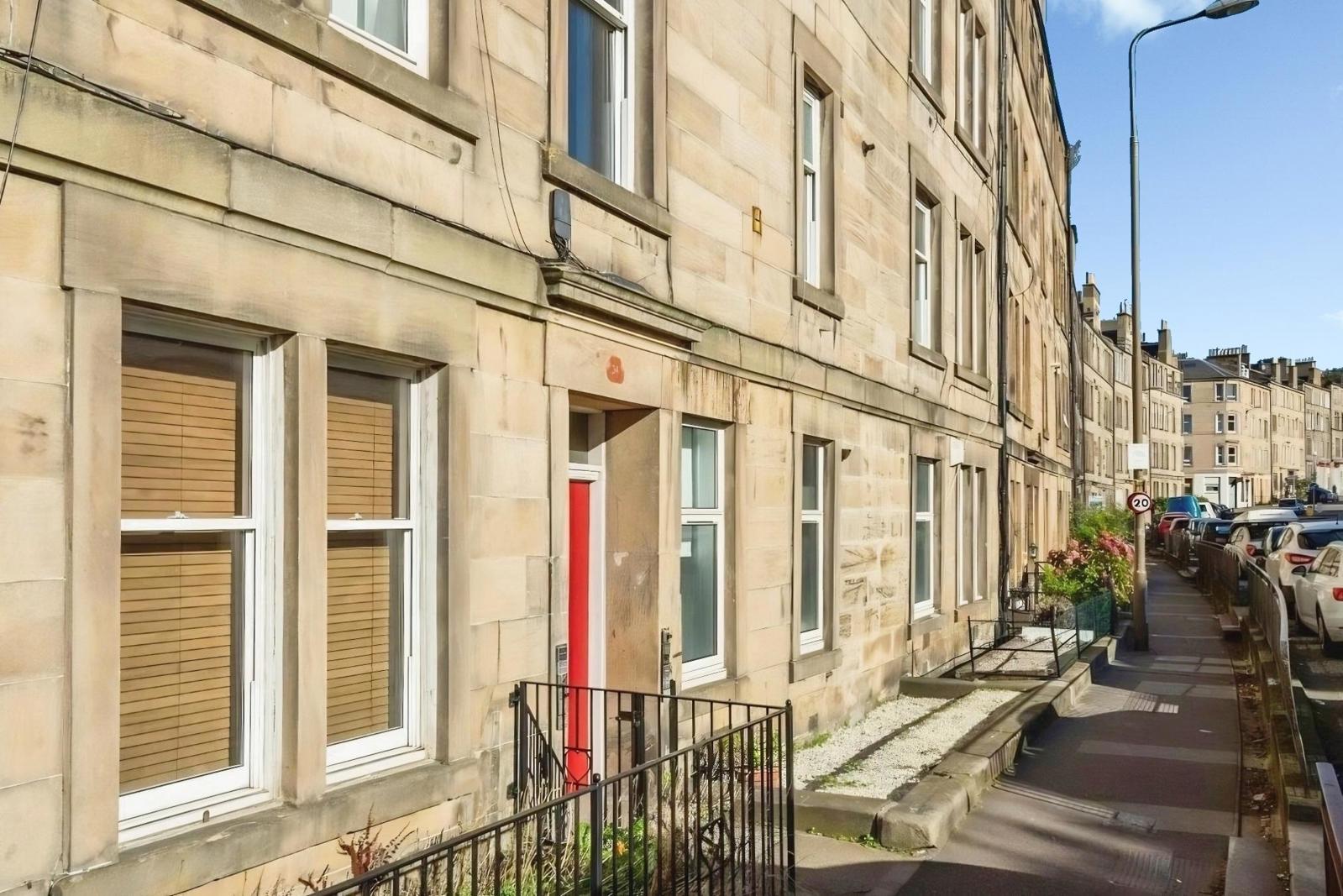 Flat Roseburn Street in City of Edinburgh