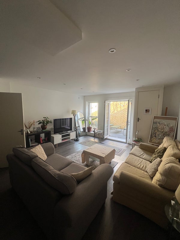 Room Southwark Park Road in Greater London