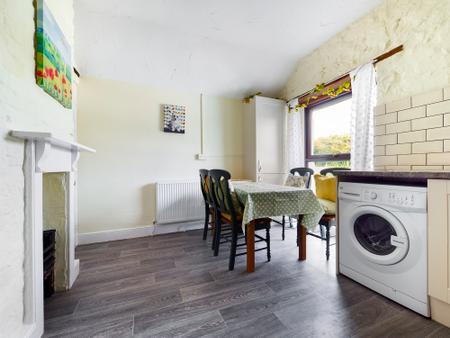 Flat Newton Road in Mumbles