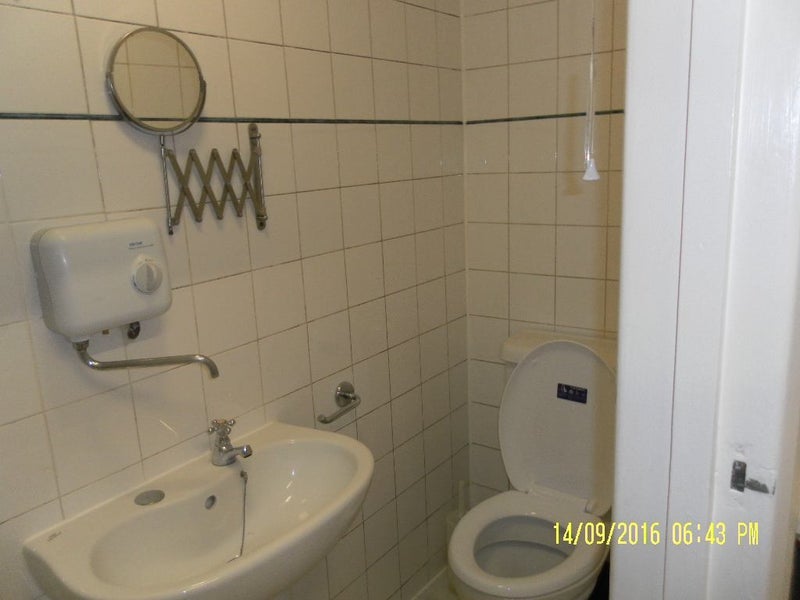 Flat Penwortham Road in Greater London