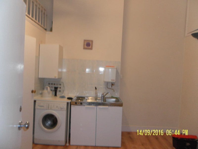 Flat Penwortham Road in Greater London