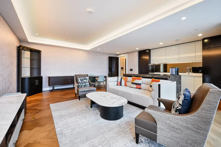 Flat Belvedere Road in Greater London