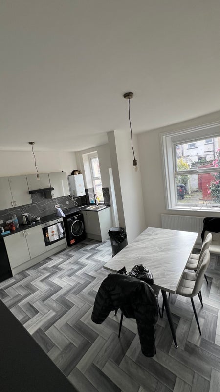 Room Co-operation Street in Failsworth
