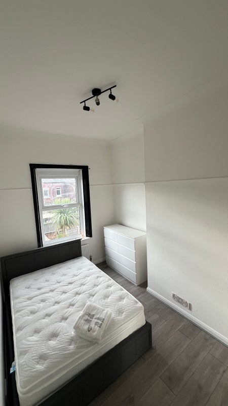 Room Co-operation Street in Failsworth