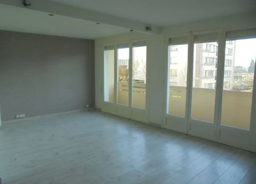 Flat Rue Pierre Curtil in Laon