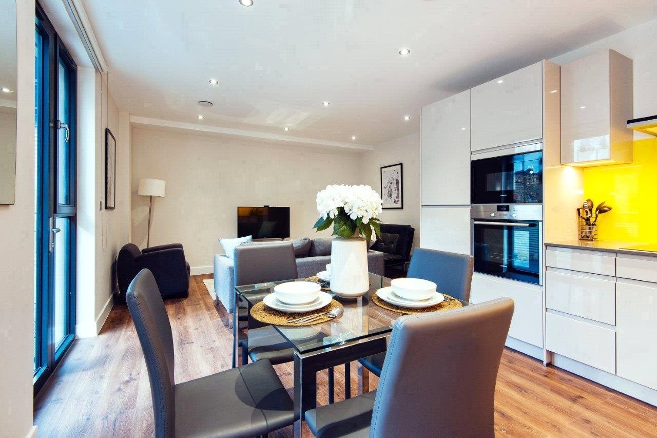 Flat Boyd Street in Greater London