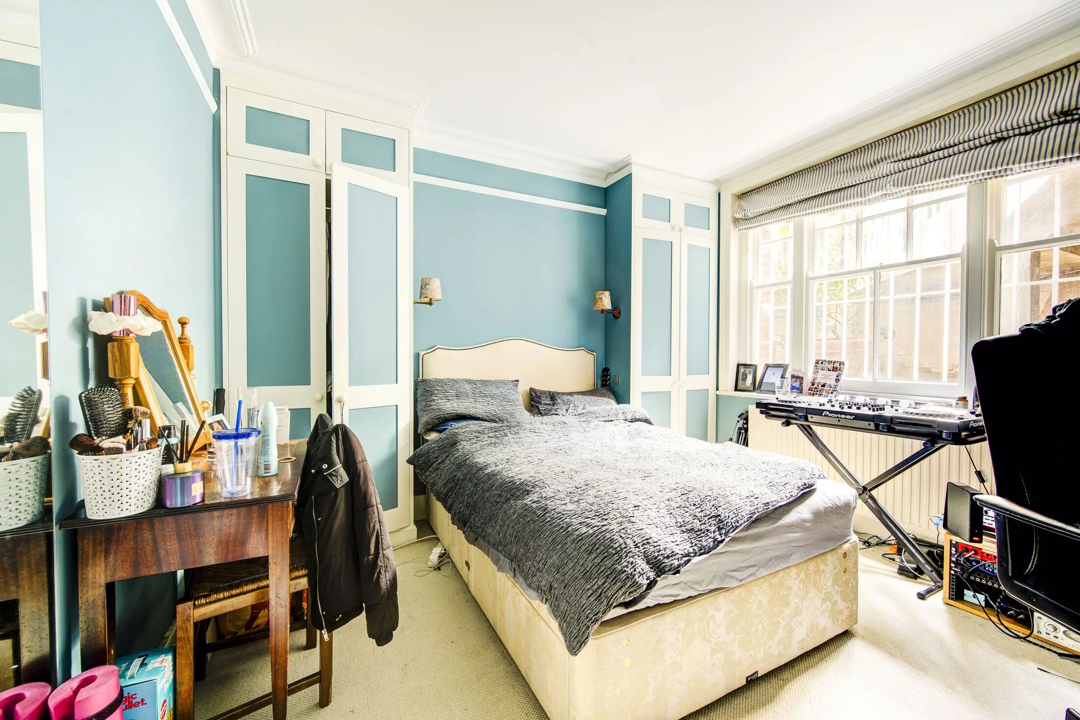 Flat Musard Road in Greater London