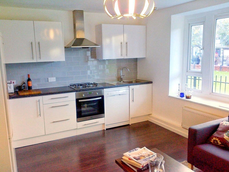 Room Stockwell Road in Greater London