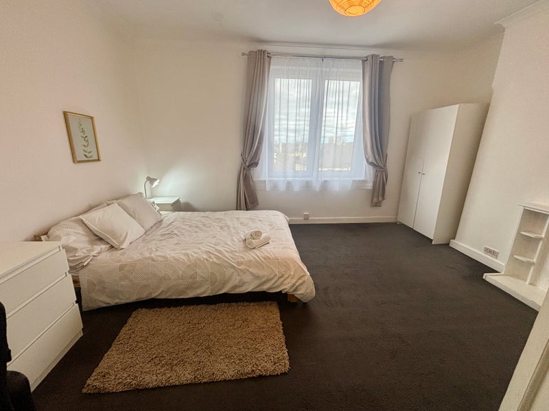 Room Clearburn Crescent in City of Edinburgh