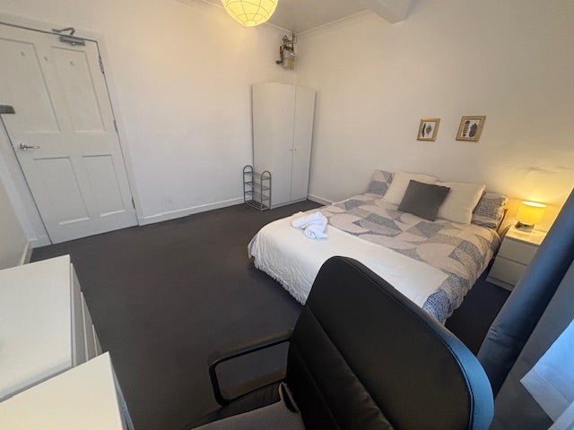 Room Clearburn Crescent in City of Edinburgh