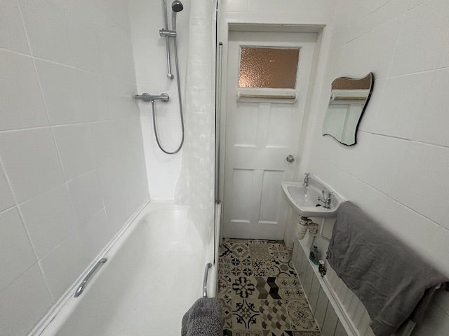Room Clearburn Crescent in City of Edinburgh