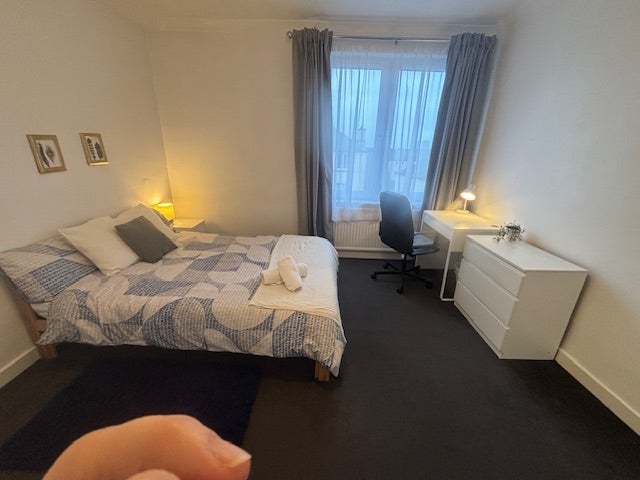 Room Clearburn Crescent in City of Edinburgh