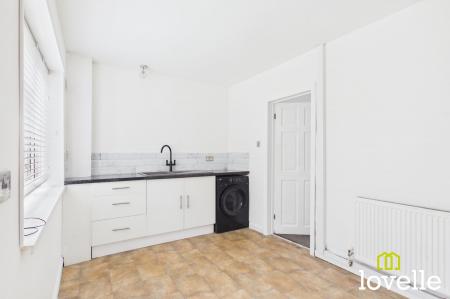 Flat Falkland Road in Hull