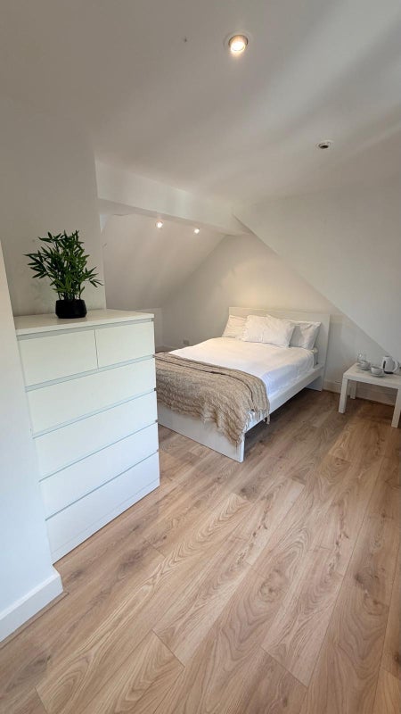 Room Studland Road in Greater London