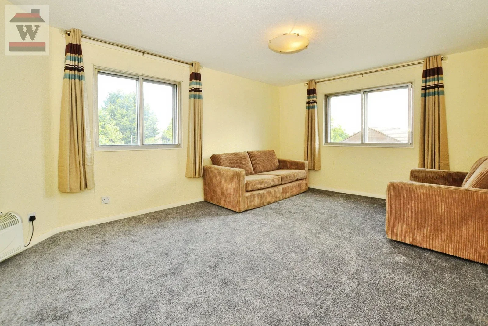 Flat Bath Road in Greater London