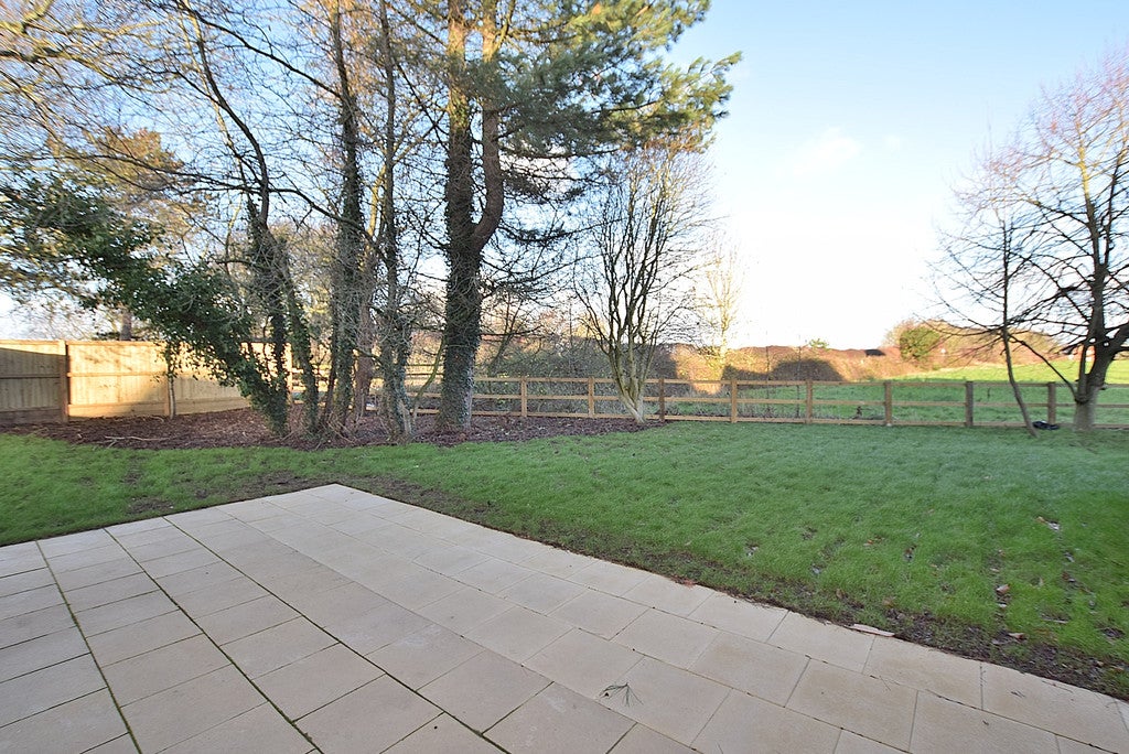 House Stags Close in Scorton