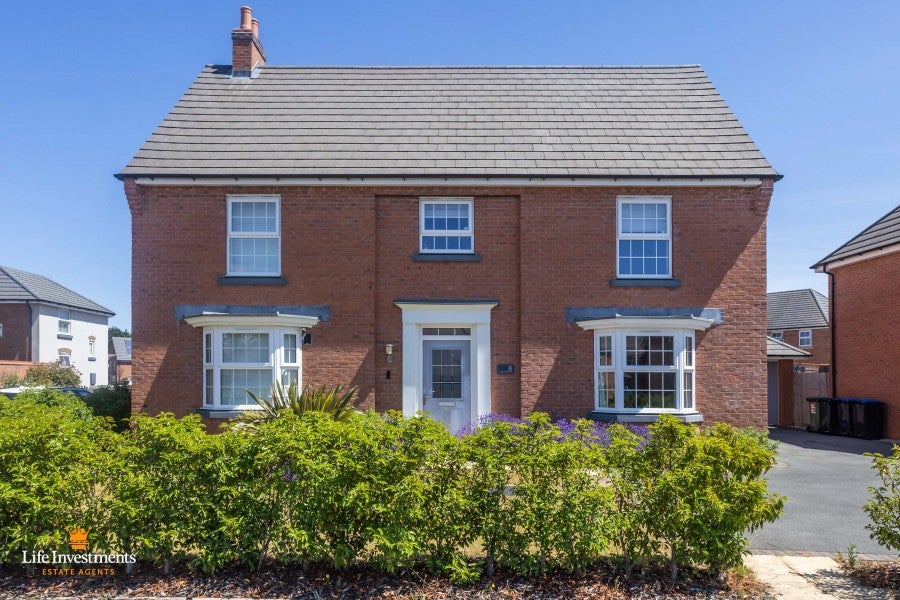 House Spectrum Avenue in Rugby