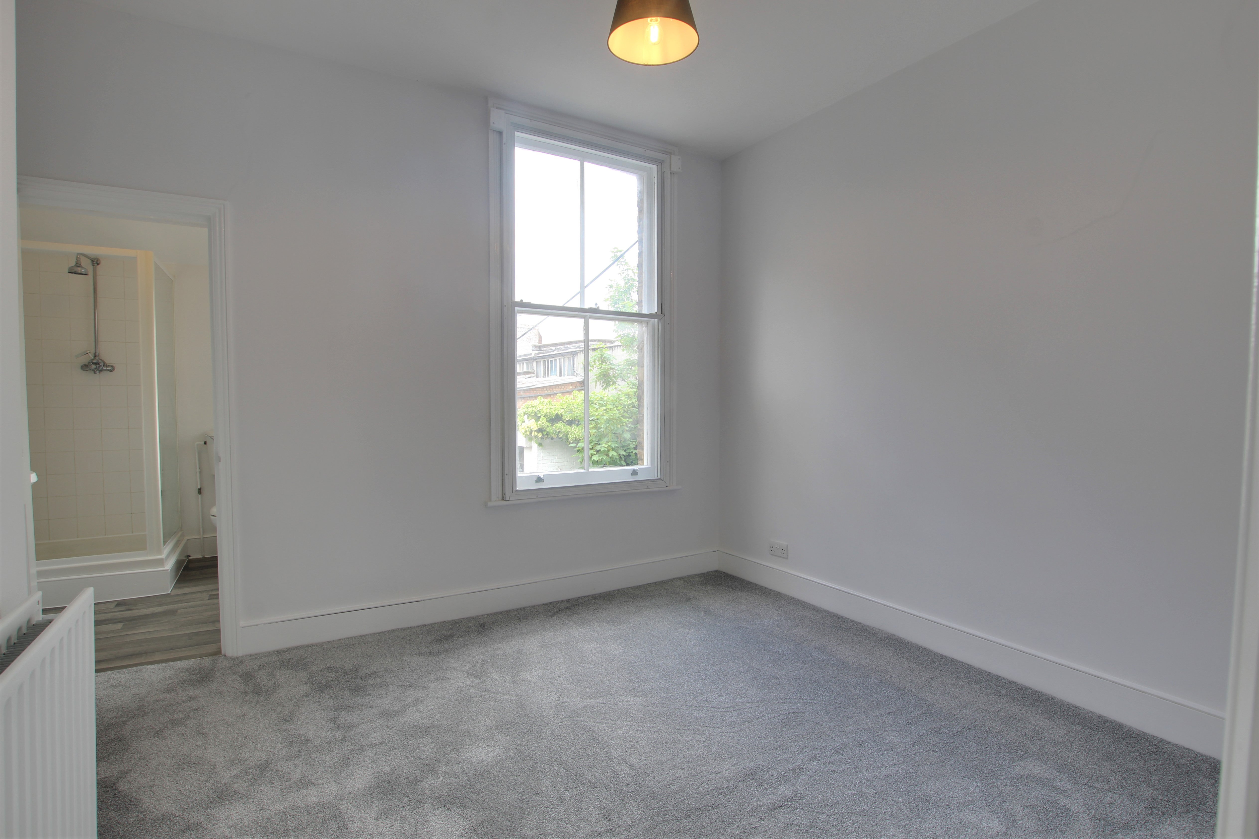 Flat Meadowbank Close in Greater London