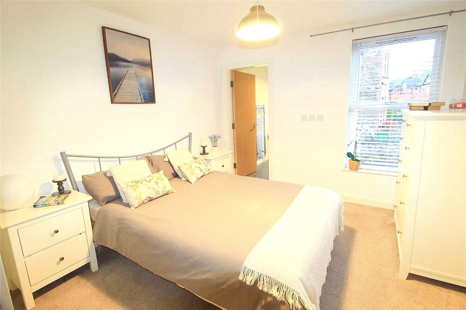 Flat Brigadier Close in Manchester