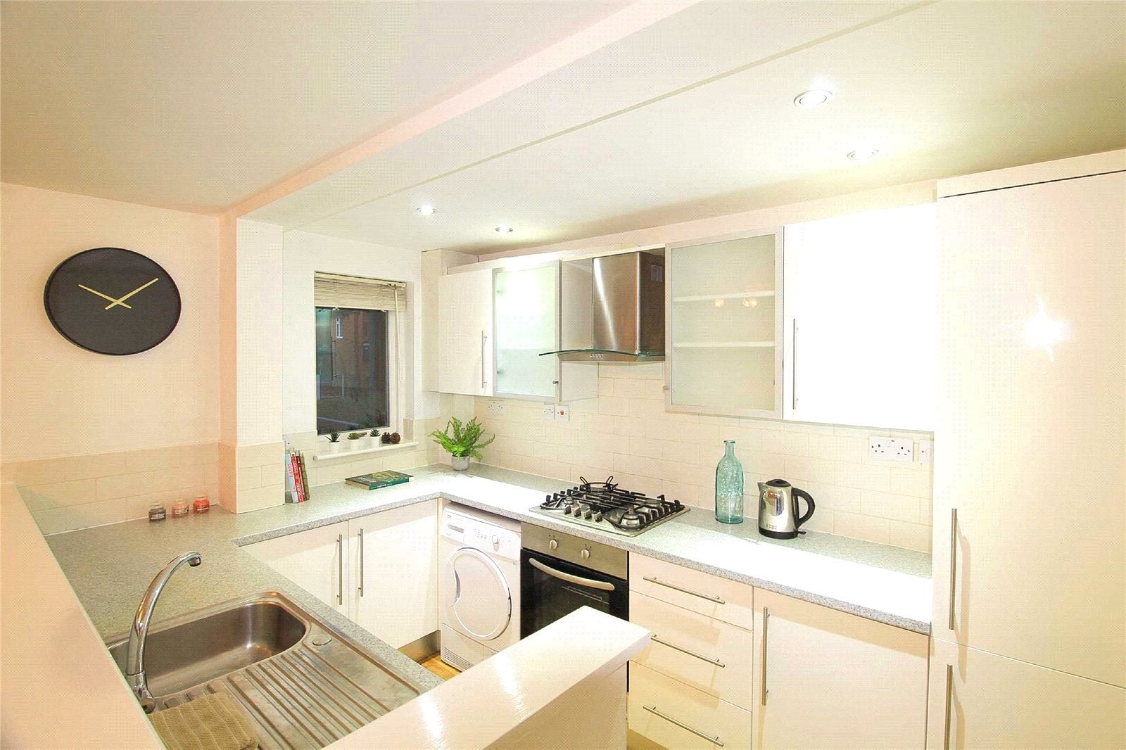 Flat Brigadier Close in Manchester