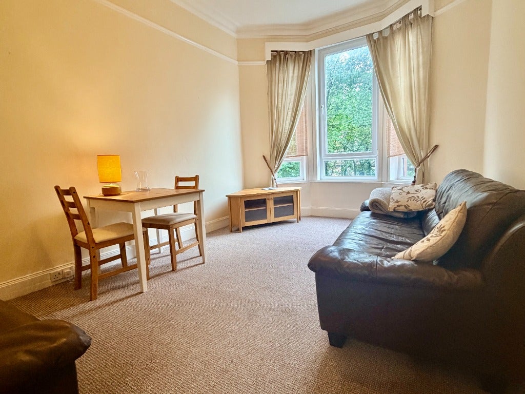 Flat Springhill Gardens in Glasgow