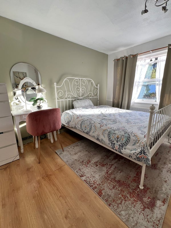 Room Reedworth Street in Greater London