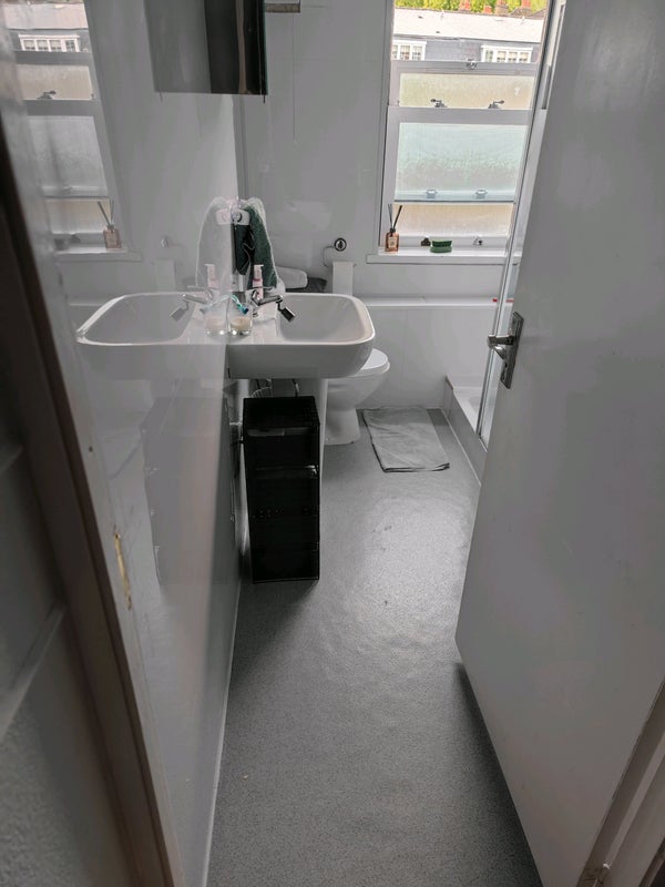 Room Reedworth Street in Greater London