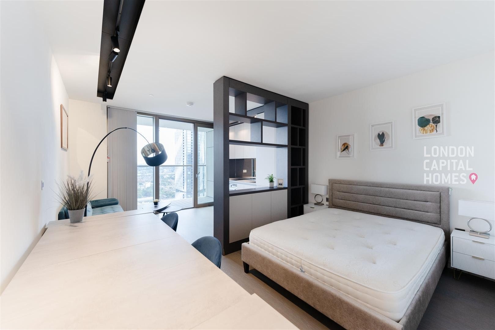 Flat Park Drive in Greater London
