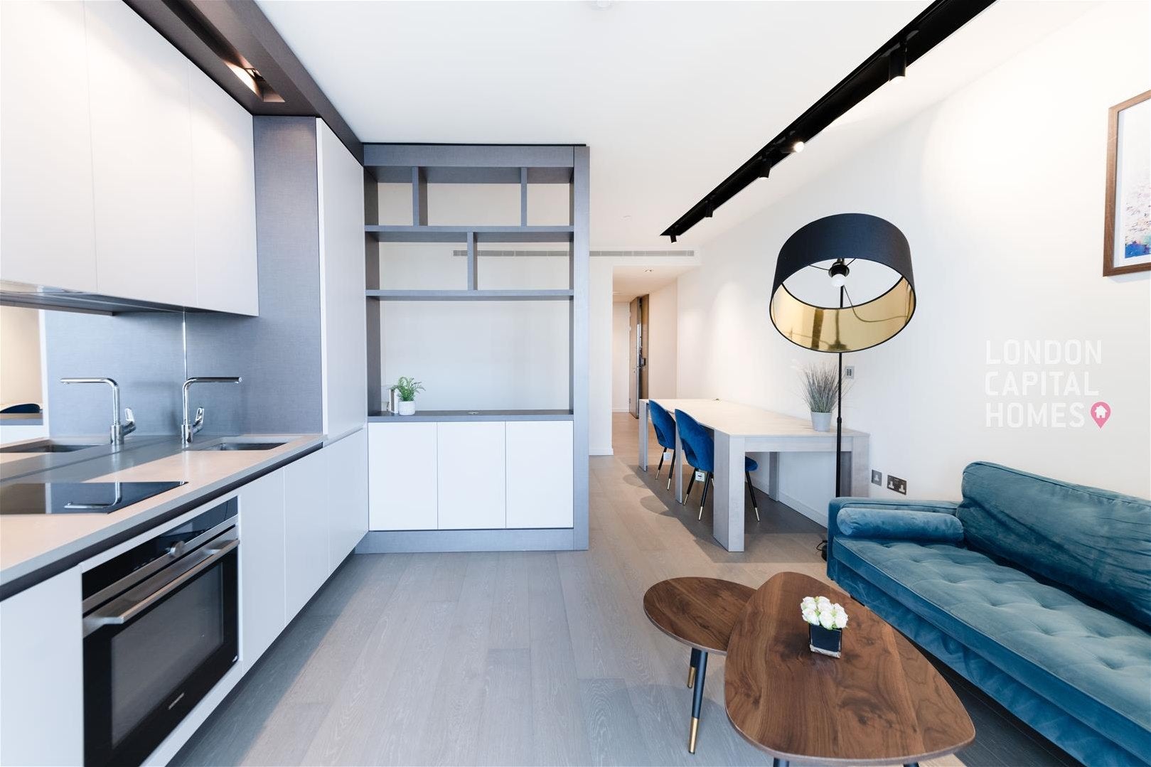 Flat Park Drive in Greater London