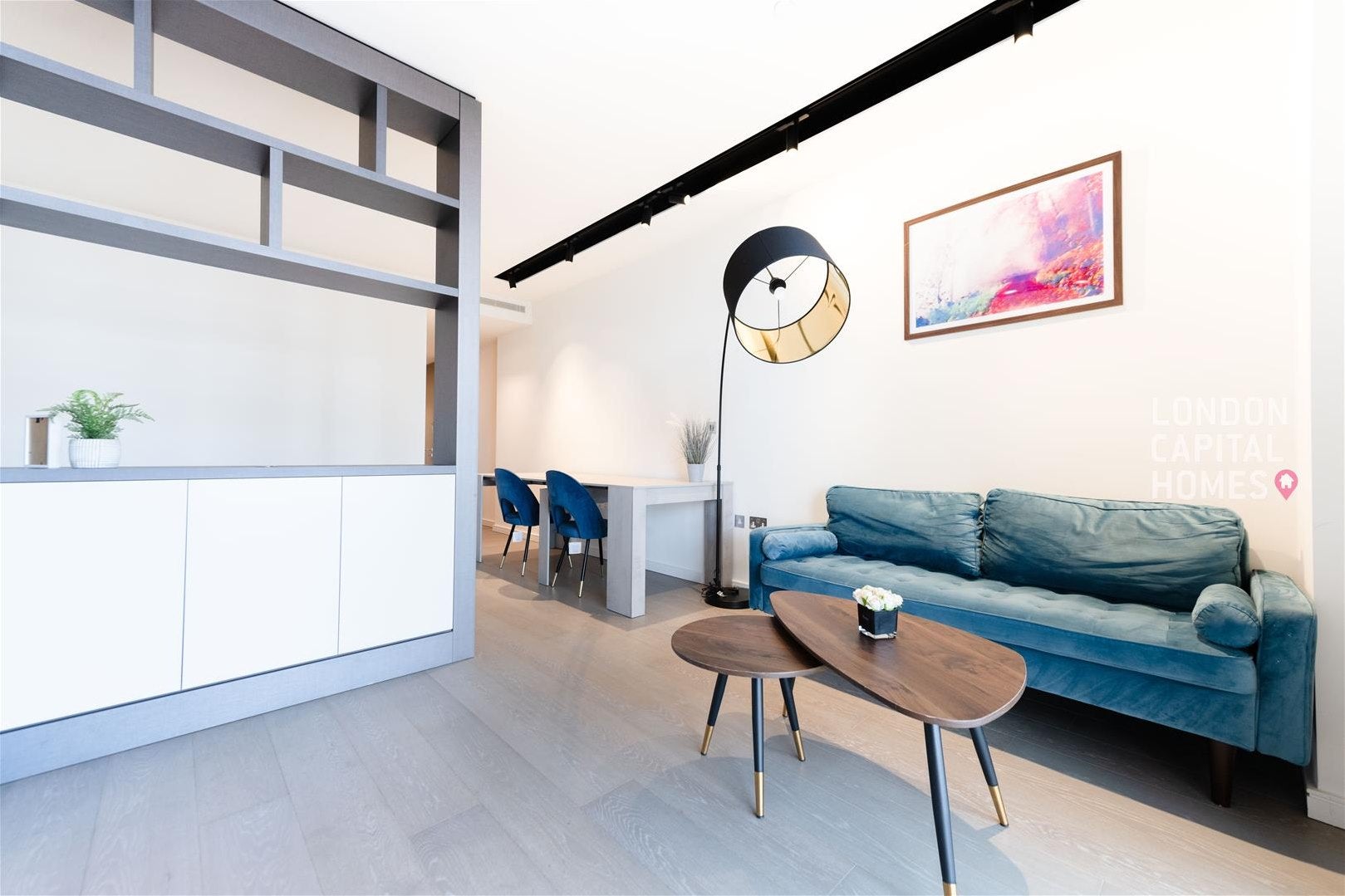 Flat Park Drive in Greater London