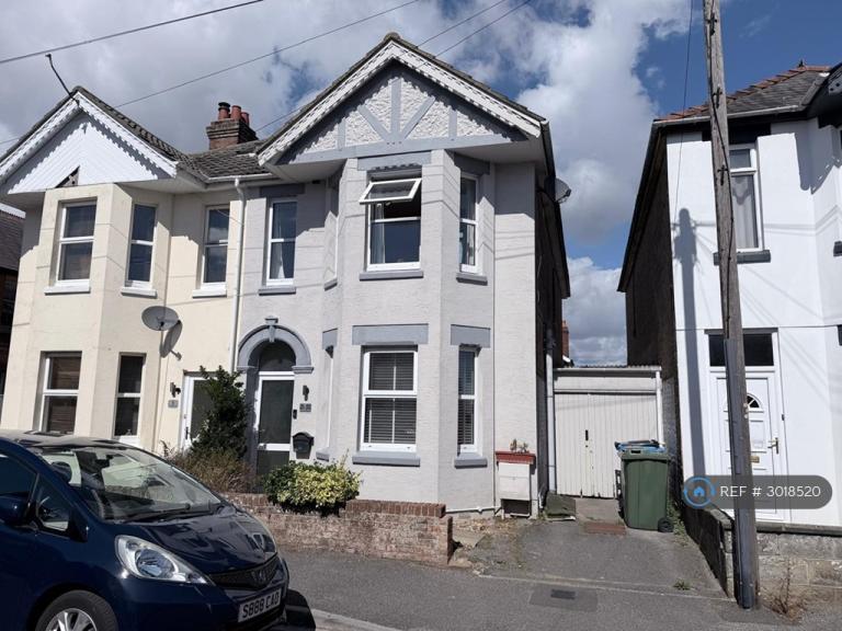 House Cheltenham Road in Poole