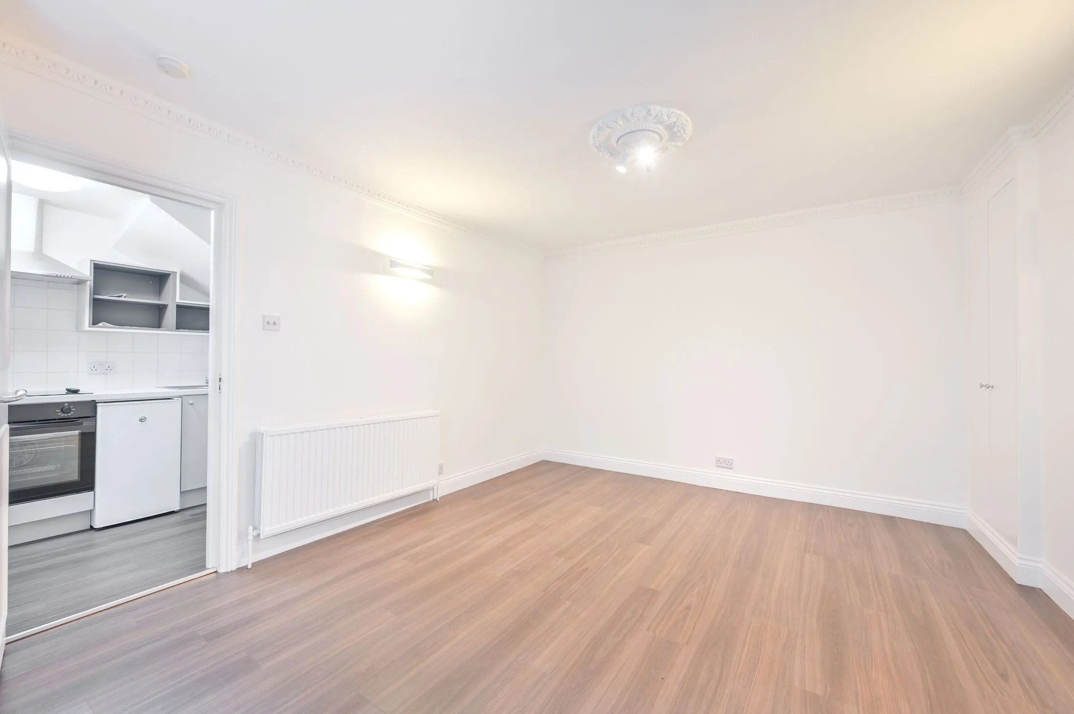 Flat Elsham Road in Greater London