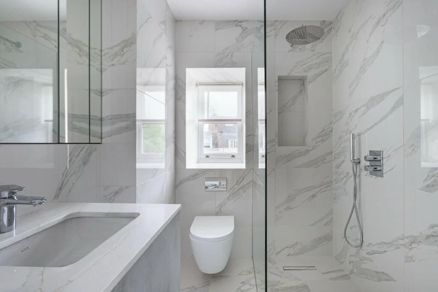Flat Collingham Road in Greater London